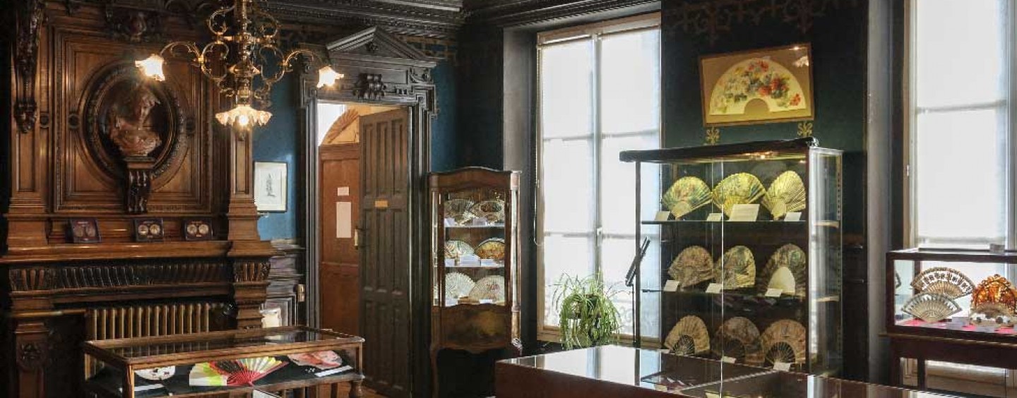 CRITIQUE// Le Musée de l’éventail à Paris, bastion du raffinement et du savoir-faire